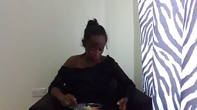 Snapshot of sweets_80 chatting on 06/04/26, 07:58 sweets 80 online show from 06/04/26, 07:58