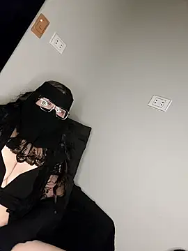 Snapshot of -Arab_milf- chatting on 09/23/25, 05:05 -Arab milf- online show from 09/23/25, 05:05
