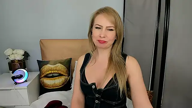 LatoyaRose online show from 02/01/25, 09:00