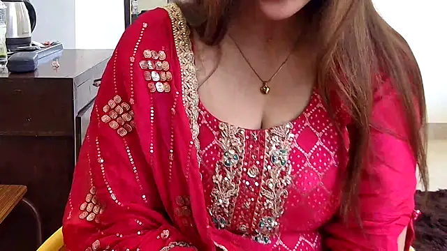 MIss-Naina online show from 05/16/26, 06:10
