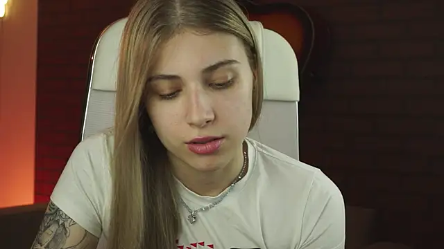 EllieCutes online show from 10/10/25, 09:30