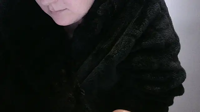 busty-bella1 online show from 11/28/25, 06:32