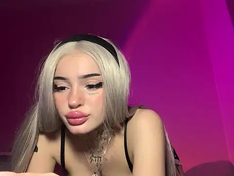 madelinexx online show from 02/16/25, 08:11