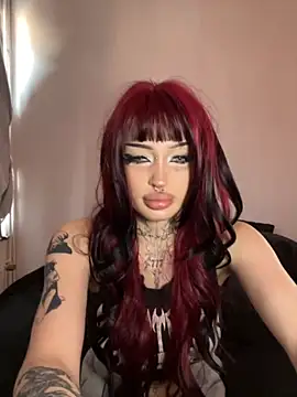 madelinexx online show from 10/04/25, 12:47