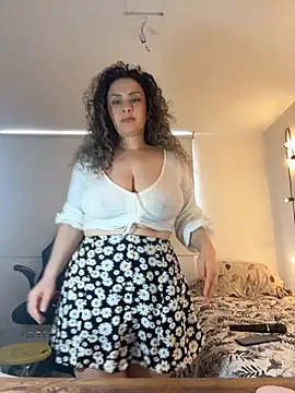 Elizabeth Dupont online show from 09/15/25, 05:46