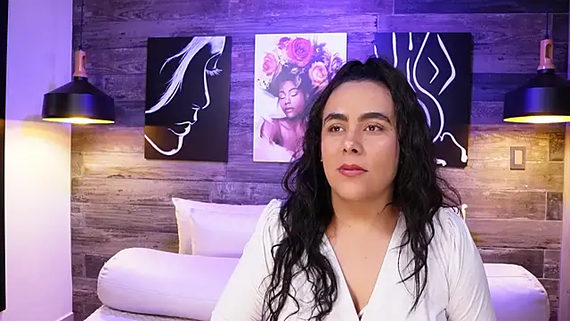 Snapshot of DanyAndAlexa chatting on 10/15/25, 12:49 DanyAndAlexa online show from 10/15/25, 12:49