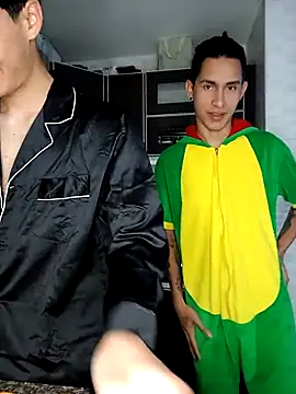 Snapshot of MillersKink chatting on 03/09/25, 04:44 MillersKink online show from 03/09/25, 04:44