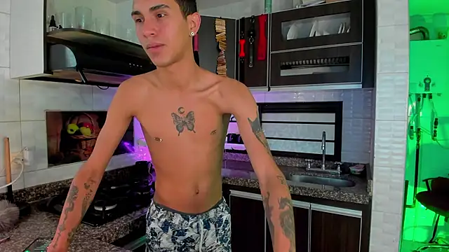 Snapshot of MillersKink chatting on 11/16/25, 06:24 MillersKink online show from 11/16/25, 06:24