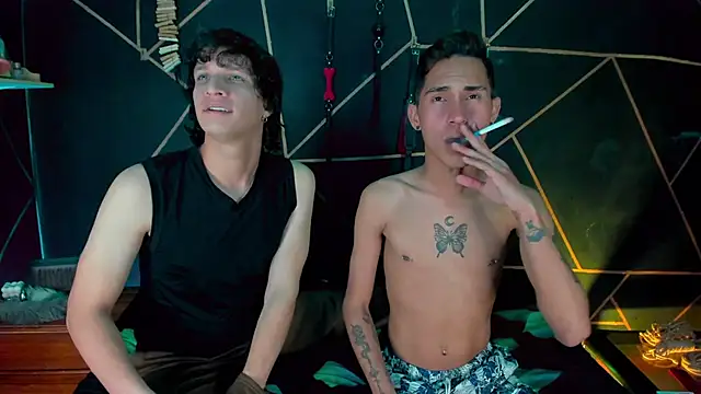 Snapshot of MillersKink chatting on 12/04/25, 02:21 MillersKink online show from 12/04/25, 02:21