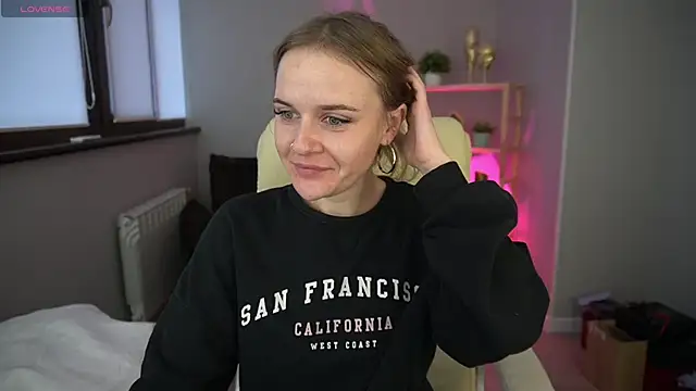 MaribelRiverr  online show from 12/02/24, 06:20