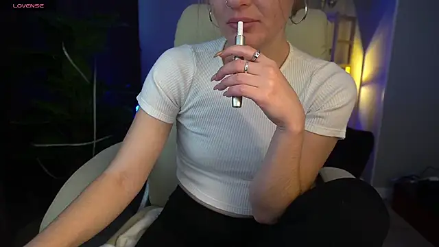 MaribelRiverr  online show from 12/06/24, 06:15