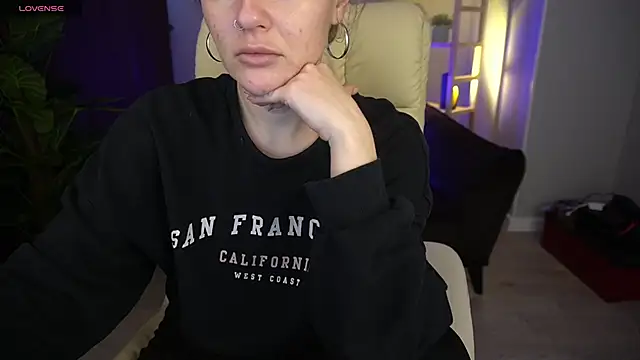 MaribelRiverr  online show from 12/10/24, 06:22