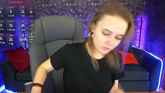 MaribelRiverr  online show from 12/19/24, 10:02