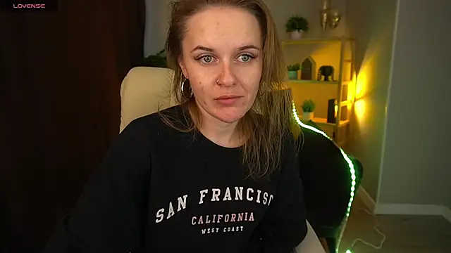 MaribelRiverr  online show from 12/21/24, 06:30