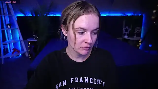 MaribelRiverr  online show from 09/18/25, 05:53