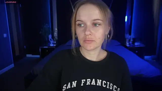 MaribelRiverr  online show from 09/28/25, 05:46