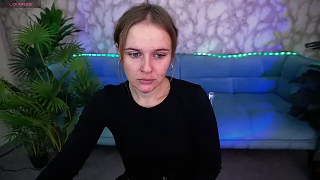 MaribelRiverr  online show from 10/06/25, 05:49