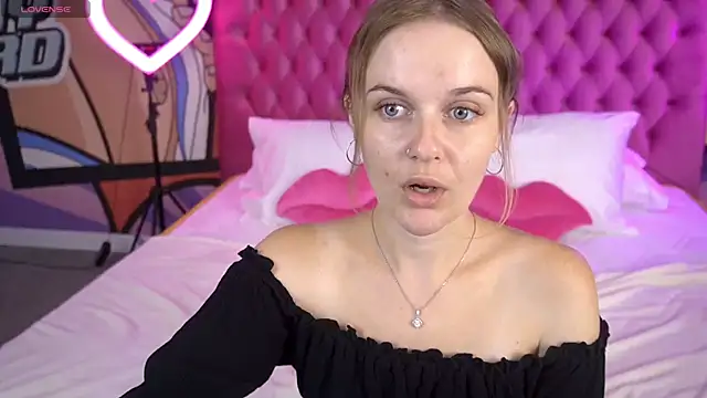 MaribelRiverr  online show from 07/07/26, 05:43