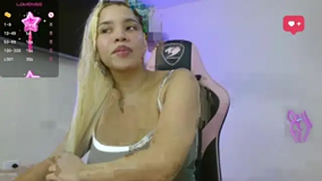 Snapshot of Mitsuka_Sojii chatting on 10/18/25, 12:35 Mitsuka Sojii online show from 10/18/25, 12:35