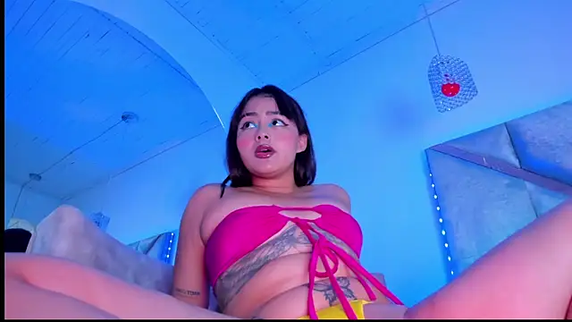KimVelezz online show from 01/12/25, 07:10