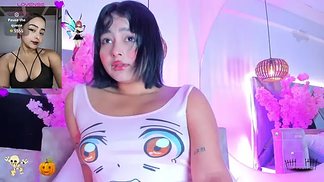 Snapshot of KimVelezz chatting on 10/30/25, 07:14 KimVelezz online show from 10/30/25, 07:14