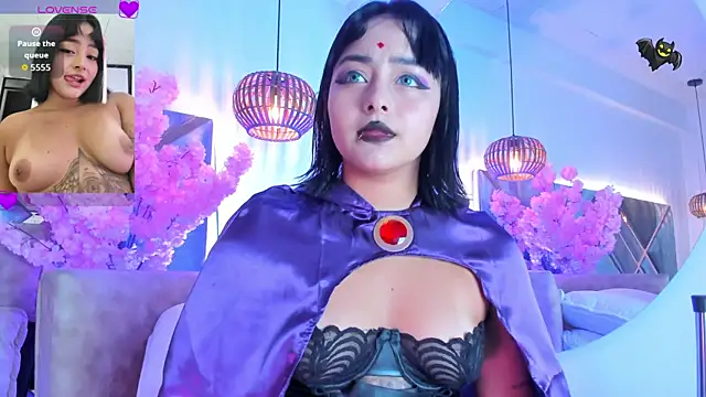 Snapshot of KimVelezz chatting on 11/07/25, 07:14 KimVelezz online show from 11/07/25, 07:14