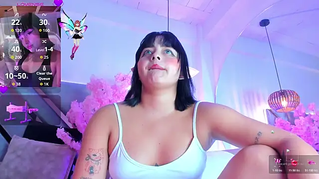 Snapshot of KimVelezz chatting on 11/08/25, 07:12 KimVelezz online show from 11/08/25, 07:12