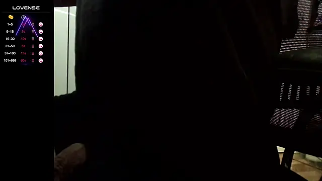 Snapshot of Big_And_ThickUK chatting on 02/14/25, 03:26 Big And ThickUK online show from 02/14/25, 03:26