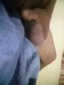 Snapshot of sadunt chatting on 11/14/25, 06:56 sadunt online show from 11/14/25, 06:56