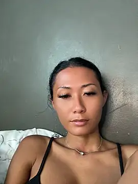 Snapshot of thai-dreamgirl chatting on 06/11/26, 01:27 thai-dreamgirl online show from 06/11/26, 01:27