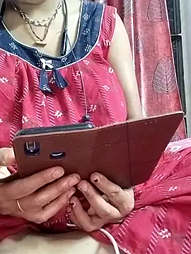 Snapshot of miss-Riy chatting on 04/25/26, 04:37 miss-Riy online show from 04/25/26, 04:37
