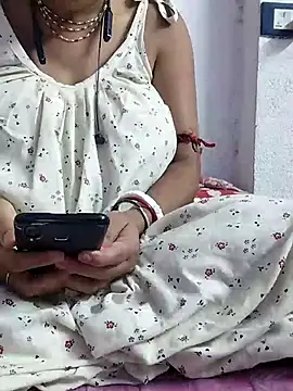 Snapshot of miss-Riy chatting on 07/07/26, 04:44 miss-Riy online show from 07/07/26, 04:44