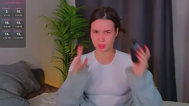 Snapshot of Roxie_Mils chatting on 01/19/25, 09:02 Roxie Mils online show from 01/19/25, 09:02