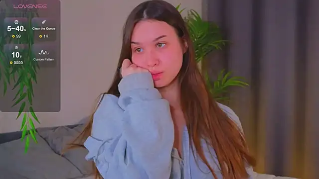 Snapshot of Roxie_Mils chatting on 01/22/25, 03:07 Roxie Mils online show from 01/22/25, 03:07