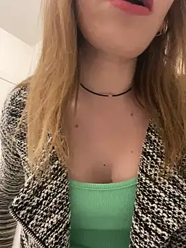 Snapshot of EvaRush chatting on 03/23/25, 02:04 EvaRush online show from 03/23/25, 02:04