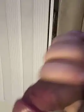 Snapshot of derFickerali chatting on 12/12/24, 09:04 derFickerali online show from 12/12/24, 09:04