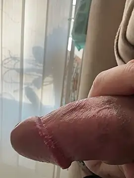 Snapshot of derFickerali chatting on 02/03/25, 02:24 derFickerali online show from 02/03/25, 02:24