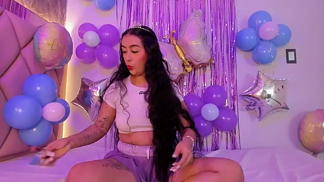 Snapshot of AntonellaQueenn chatting on 11/27/25, 11:34 AntonellaQueenn online show from 11/27/25, 11:34