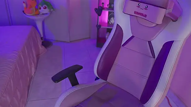 Snapshot of mara_jackson_ chatting on 02/18/25, 12:28 mara jackson online show from 02/18/25, 12:28