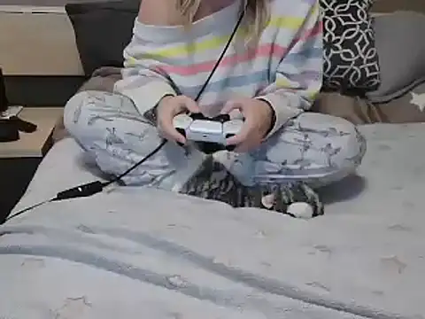 LaRa forU online show from 01/17/25, 05:08