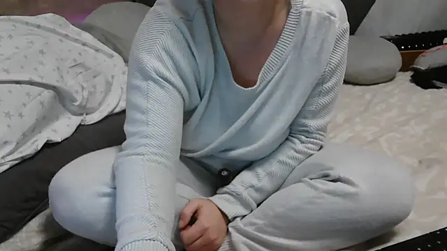 LaRa forU online show from 02/13/25, 10:54