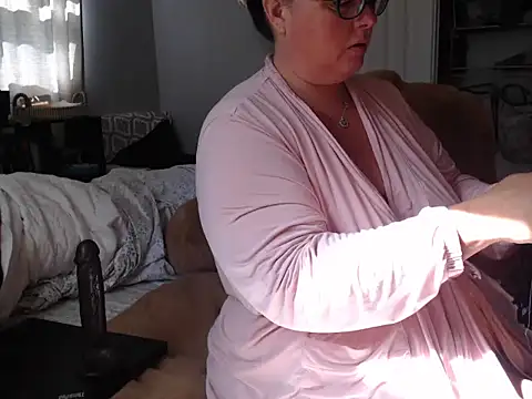 LauLauPAWG online show from 09/26/25, 07:18