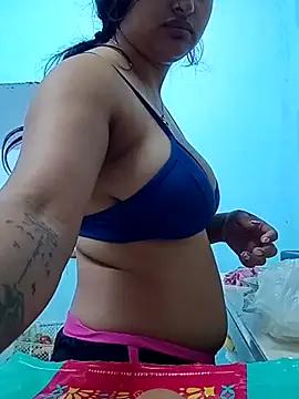 Snapshot of sariitha_sw chatting on 01/15/26, 02:21 sariitha sw online show from 01/15/26, 02:21