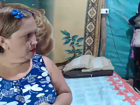 Snapshot of mom_son_dirty chatting on 09/24/25, 10:24 mom son dirty online show from 09/24/25, 10:24