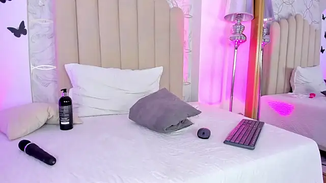 PollyGrey  online show from 02/01/25, 06:32