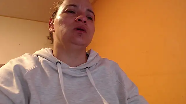 Miaabrownnn online show from 02/05/25, 10:55