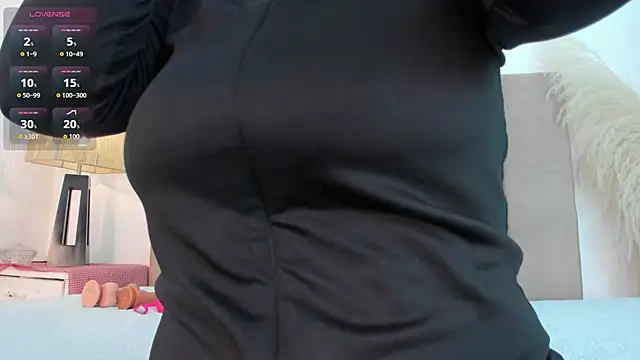 Snapshot of samaara_ chatting on 10/22/25, 01:00 samaara online show from 10/22/25, 01:00