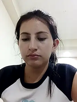 Snapshot of Salomecam30 chatting on 12/17/24, 02:23 Salomecam30 online show from 12/17/24, 02:23