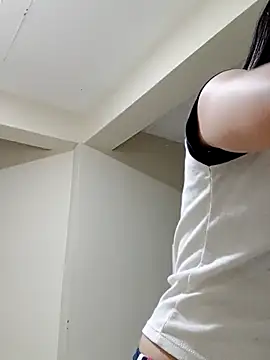 Snapshot of Salomecam30 chatting on 03/23/25, 01:42 Salomecam30 online show from 03/23/25, 01:42