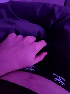 Snapshot of poldek38 chatting on 02/01/25, 02:58 poldek38 online show from 02/01/25, 02:58